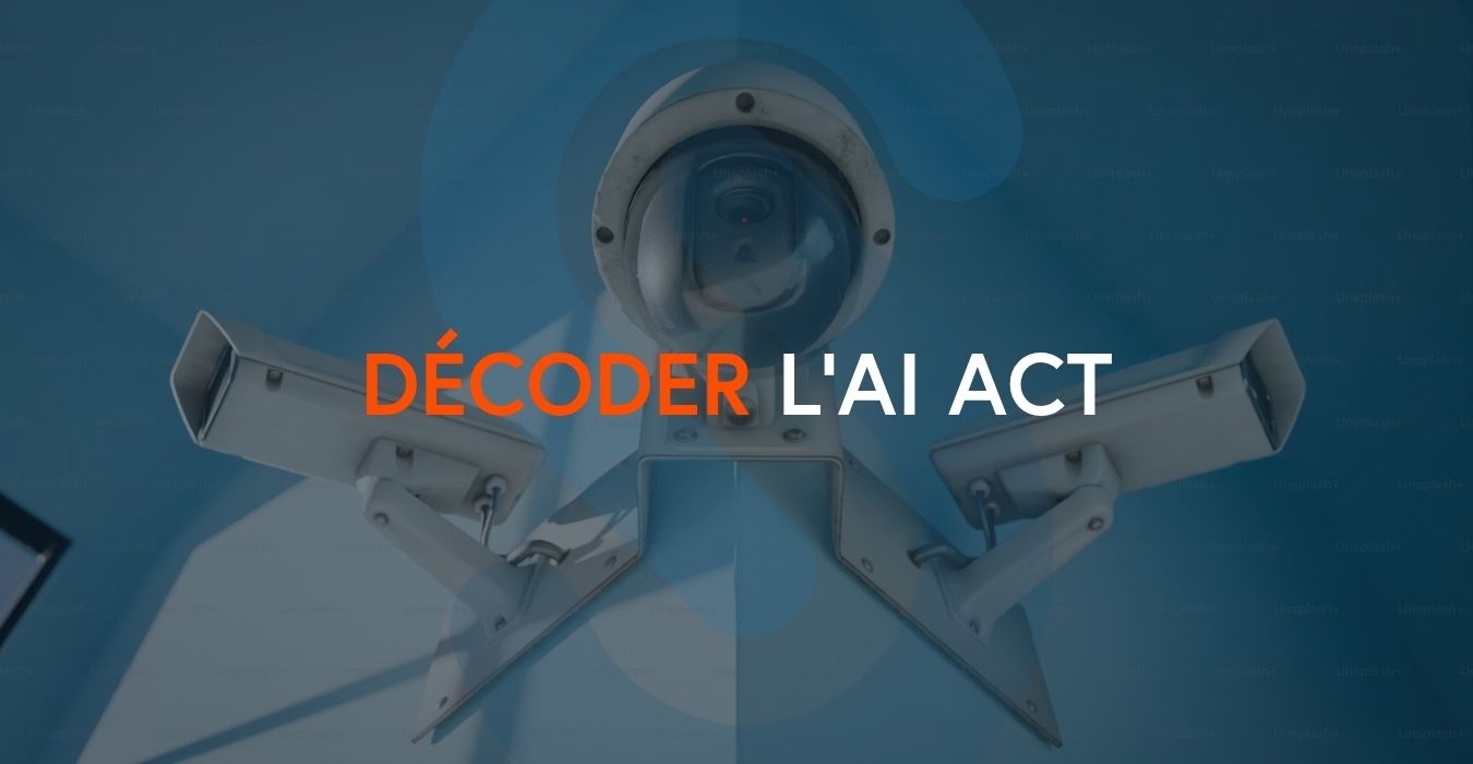 Trois caméras de vidéosurveillance fixées au plafond d'un bureau, illustration de l'article sur l'AI Act